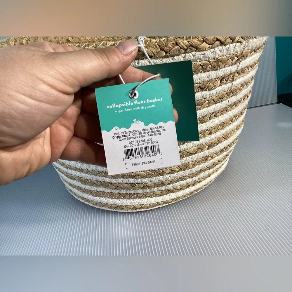 Pillowfort Collapsible Floor Basket